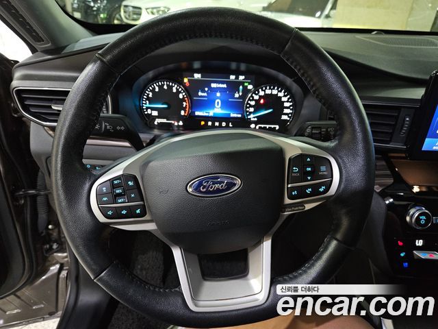 Ford Explorer 2021 — photo 13