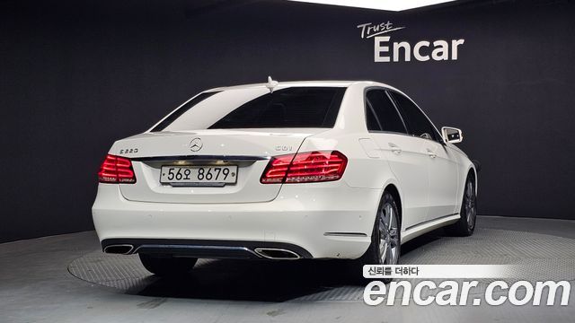 Mercedes-Benz E-Class 2014 — photo 2