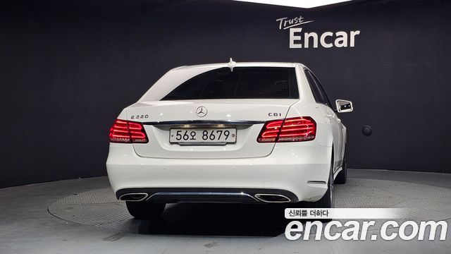 Mercedes-Benz E-Class 2014 — photo 4