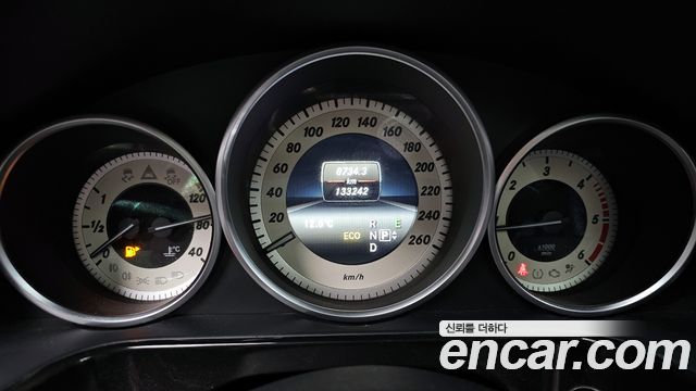 Mercedes-Benz E-Class 2014 — photo 8
