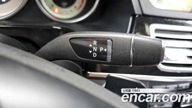 Mercedes-Benz E-Class 2014 — photo 9