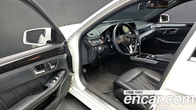 Mercedes-Benz E-Class 2014 — photo 10