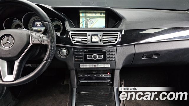 Mercedes-Benz E-Class 2014 — photo 13
