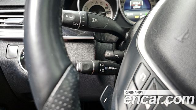 Mercedes-Benz E-Class 2014 — photo 16