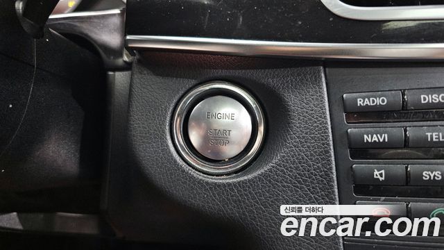 Mercedes-Benz E-Class 2014 — photo 18