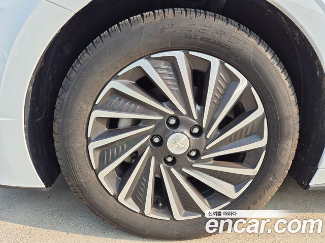 Hyundai Sonata 2023 — photo 9