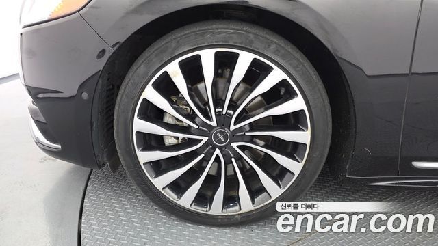Lincoln Continental 2017 — photo 5