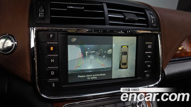 Lincoln Continental 2017 — photo 21