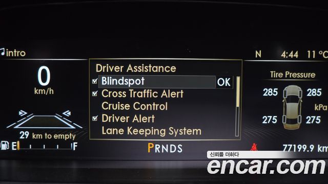 Lincoln Continental 2017 — photo 23