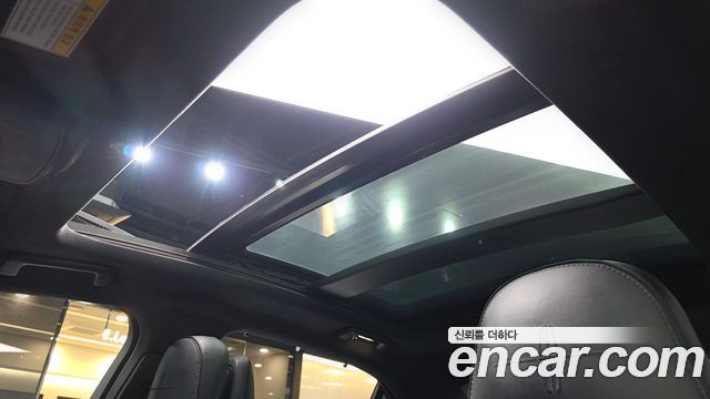 Lincoln Continental 2017 — photo 25