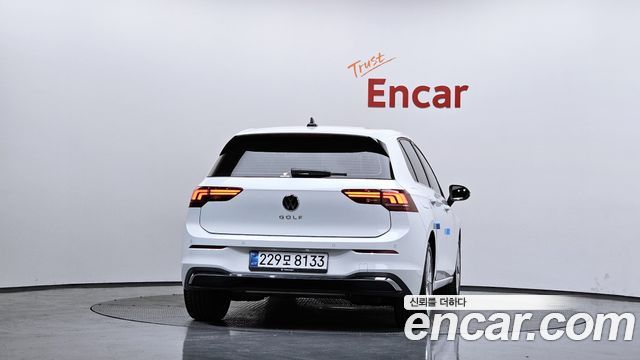 Volkswagen Golf 2025 — photo 4