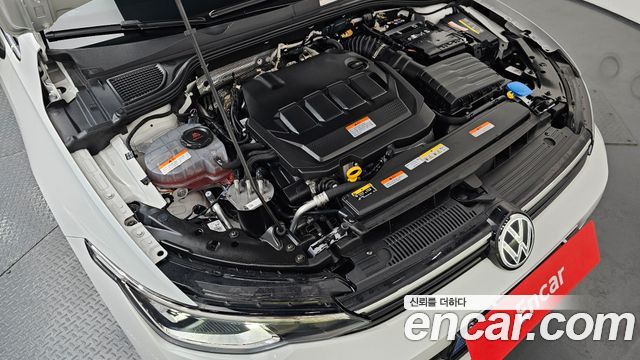 Volkswagen Golf 2025 — photo 6
