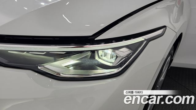 Volkswagen Golf 2025 — photo 8