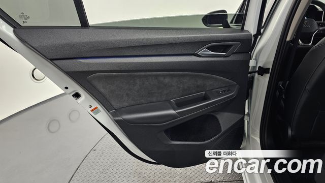 Volkswagen Golf 2025 — photo 15
