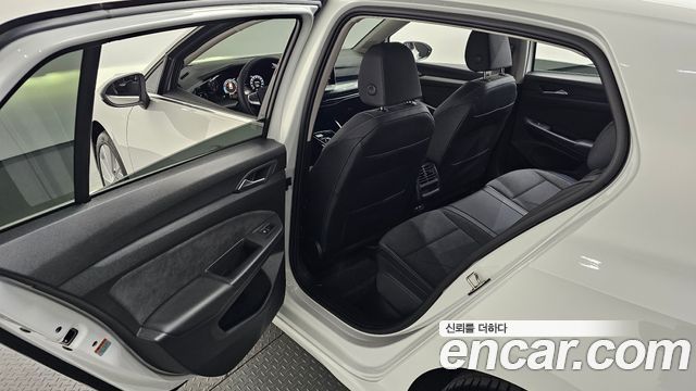 Volkswagen Golf 2025 — photo 29
