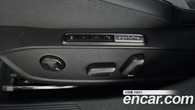Volkswagen Golf 2025 — photo 33