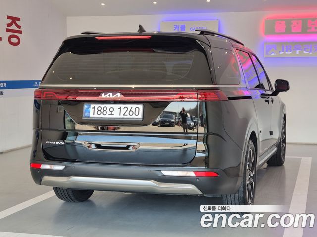 Kia Canival 2023 — photo 5