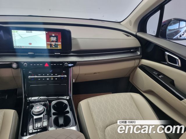 Kia Canival 2023 — photo 9