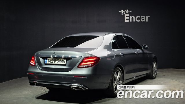Mercedes-Benz E-Class 2019 — photo 2