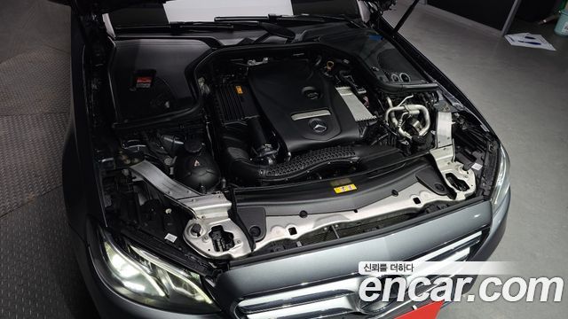 Mercedes-Benz E-Class 2019 — photo 6