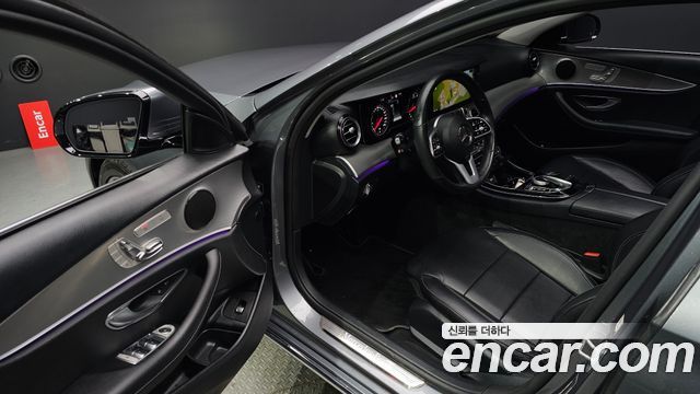 Mercedes-Benz E-Class 2019 — photo 10
