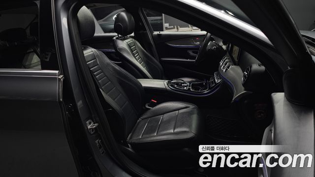 Mercedes-Benz E-Class 2019 — photo 11