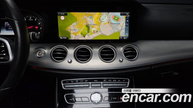 Mercedes-Benz E-Class 2019 — photo 14