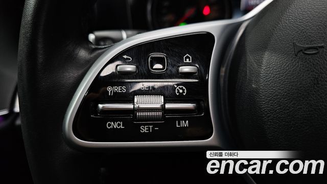 Mercedes-Benz E-Class 2019 — photo 16