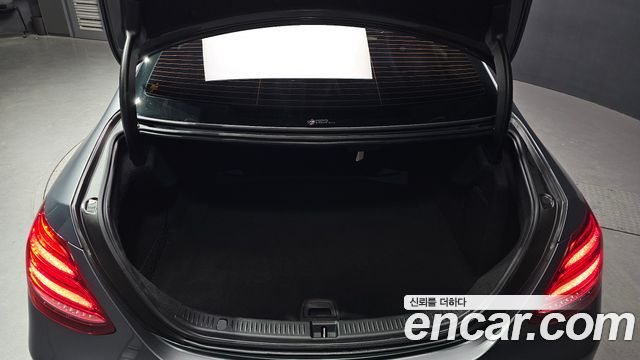 Mercedes-Benz E-Class 2019 — photo 20