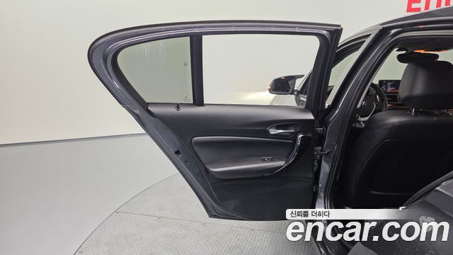 BMW 1-Series 2017 — photo 15
