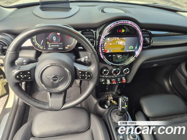 Mini Cooper 2022 — photo 11