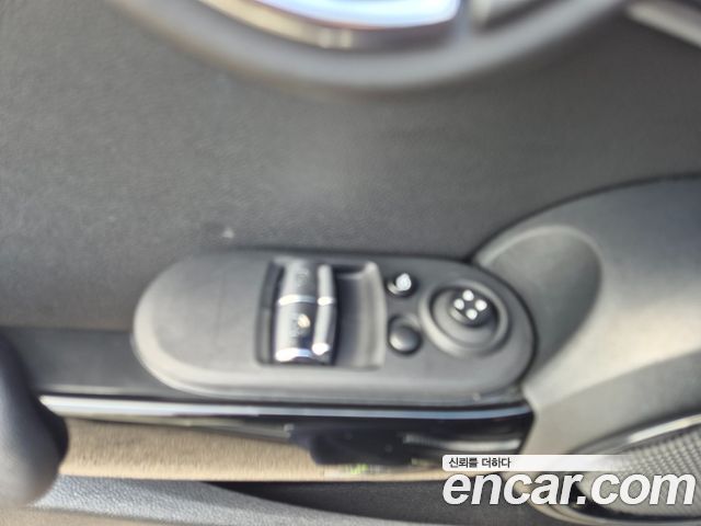 Mini Cooper 2022 — photo 16