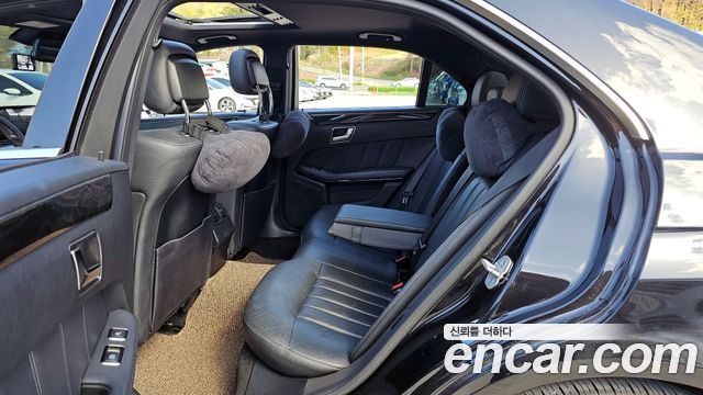 Mercedes-Benz E-Class 2014 — photo 12