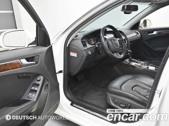 Audi A4 2012 — photo 11