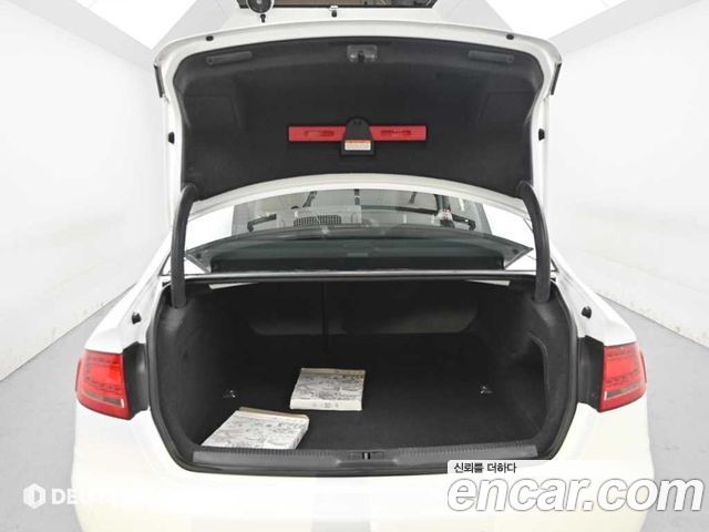 Audi A4 2012 — photo 19