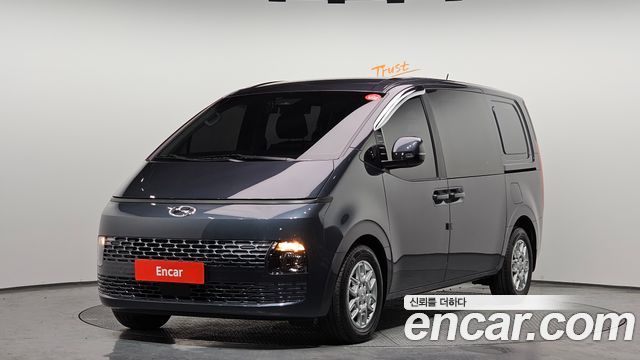 Hyundai Staria 2022 — photo 1