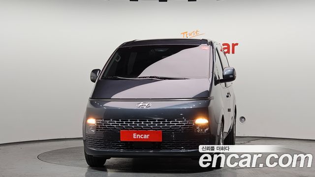 Hyundai Staria 2022 — photo 3