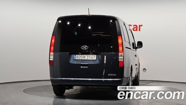 Hyundai Staria 2022 — photo 4
