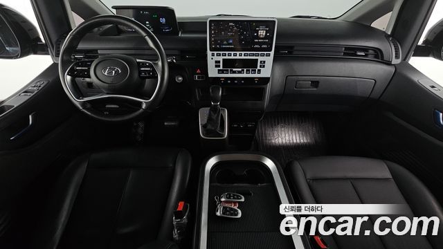 Hyundai Staria 2022 — photo 10