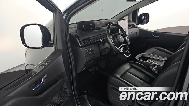 Hyundai Staria 2022 — photo 13