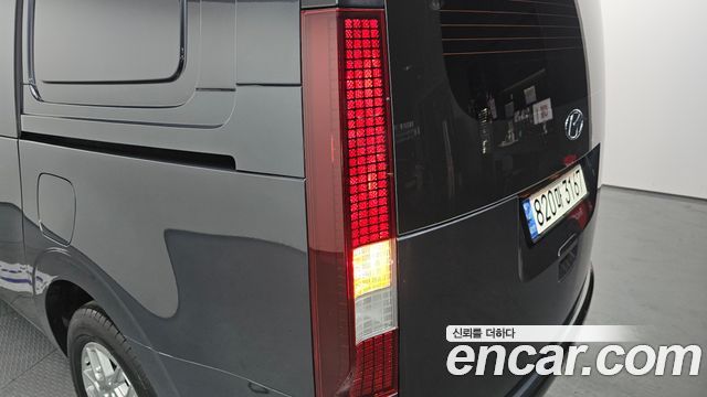 Hyundai Staria 2022 — photo 9