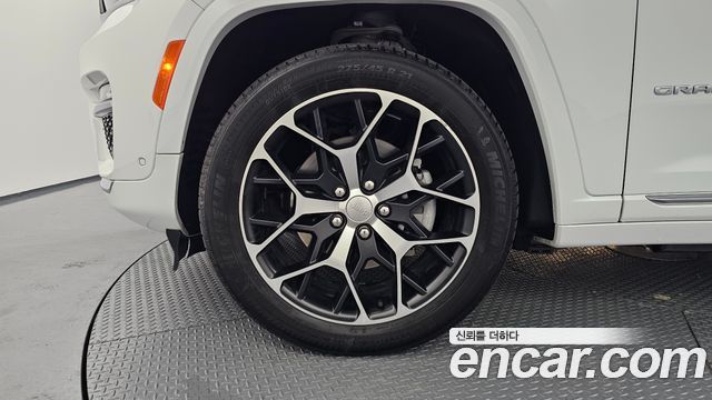 Jeep Cherokee 2023 — photo 5