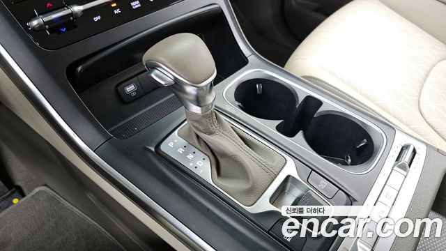 Kia Canival 2022 — photo 12
