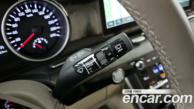 Kia Canival 2022 — photo 24