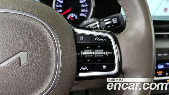 Kia Canival 2022 — photo 32