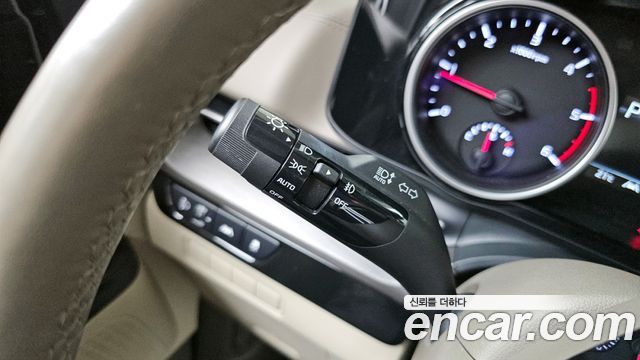 Kia Canival 2022 — photo 33