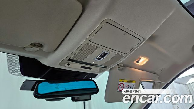 Land Rover Discovery Sport 2016 — photo 17