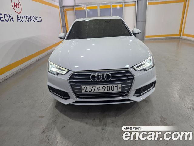Audi A4 2019 — photo 2