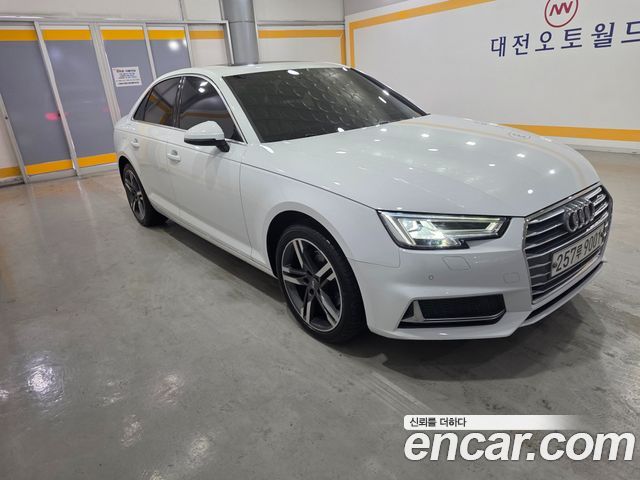 Audi A4 2019 — photo 3