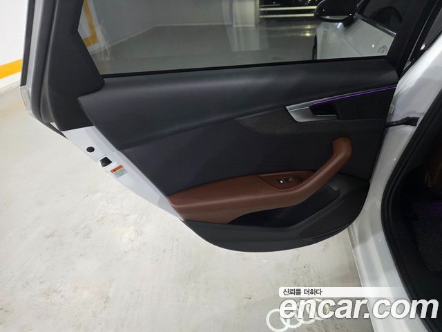 Audi A4 2019 — photo 17